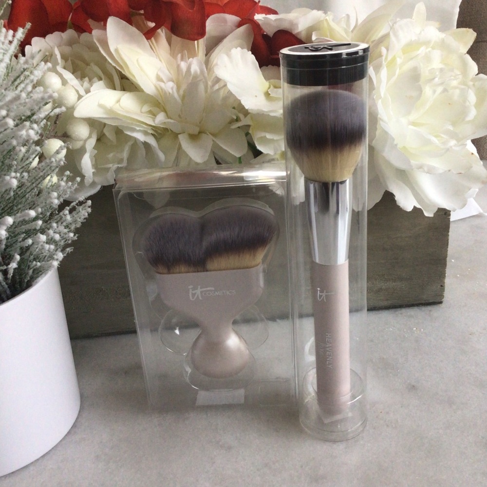 It Cosmetics Set of 2‎ Brushes